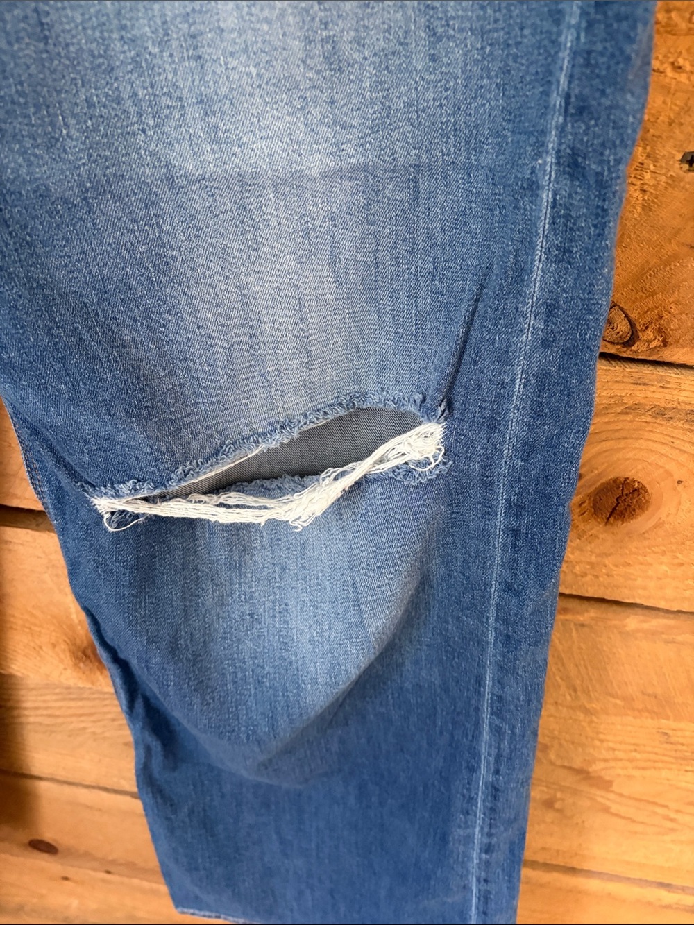 American Eagle Outfitters Light Blue High-Rise Distressed Wide-Leg Jeans - Picture 4 of 7
